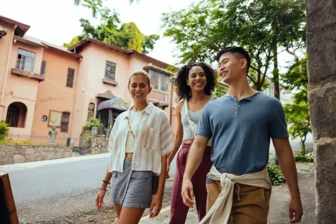 passeggiata-amici-primo-piano2-quartiere-barrio-amon-san-jose.jpg
