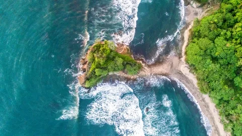 Vista aerea della zona di Nosara: spiaggia e oceano