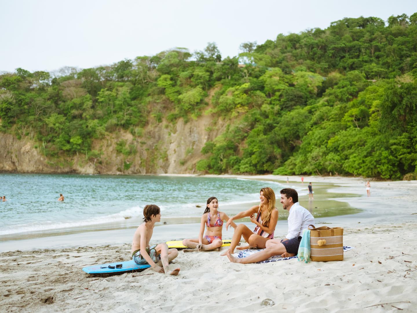 famiglia in spiaggia