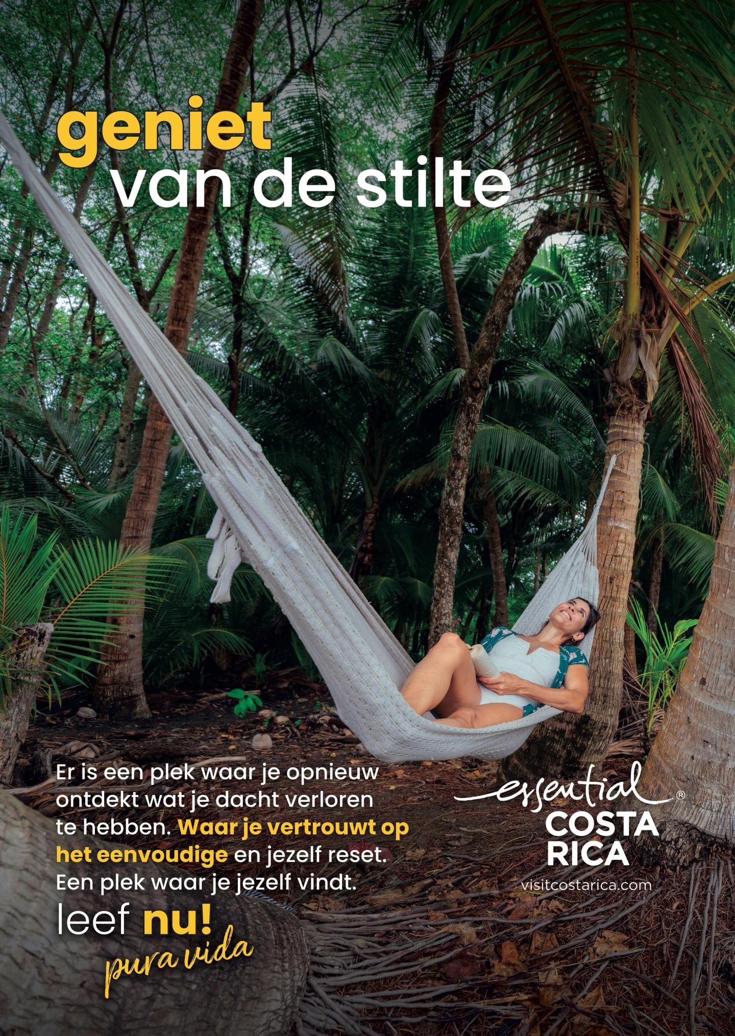 Annuncio con foto di una donna che si rilassa su un'amaca tra le palme in un ambiente tropicale. Titolo: «Goditi il silenzio». Logo: «esencial Costa Rica, visitcostarica.com.