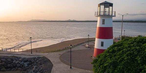 Puntarenas_Faro_Faro_1.jpg