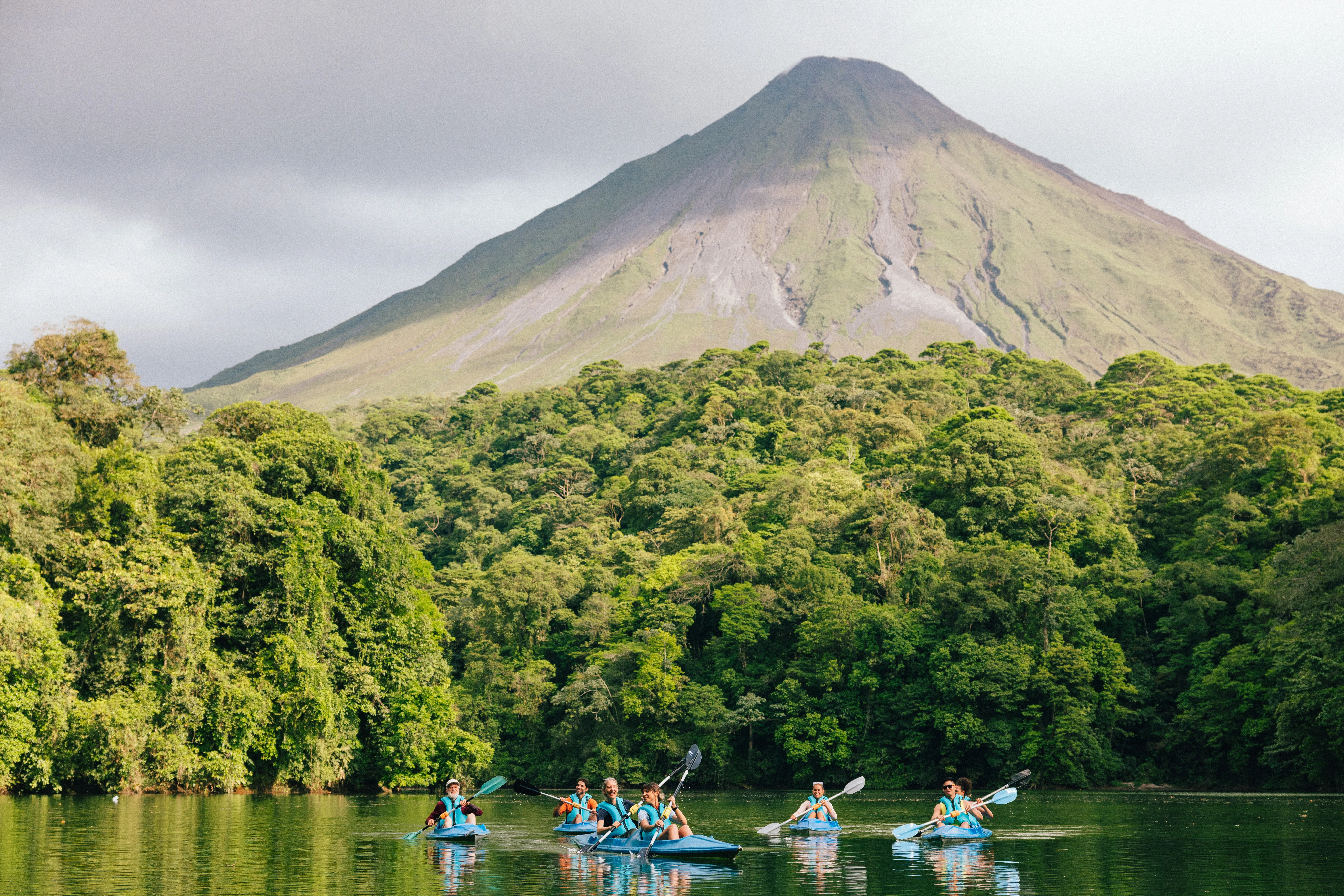 vulcano arenal la fortuna kayakers